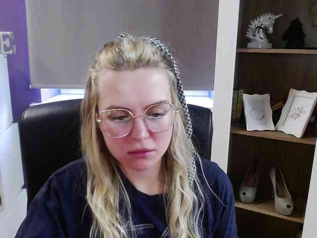 soft-zoey Live Webcam on BongaCams