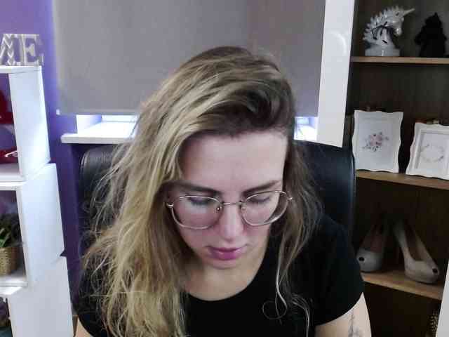 Soft-Zoey webcam