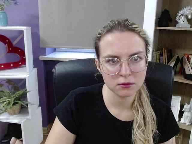 Soft-Zoey webcam