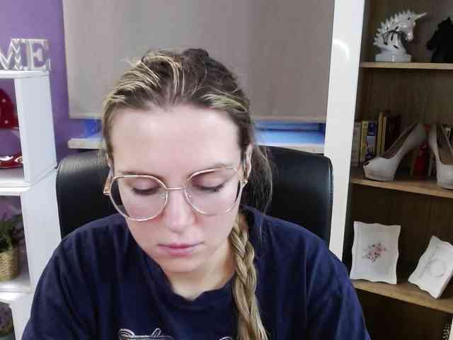 Soft-Zoey webcam