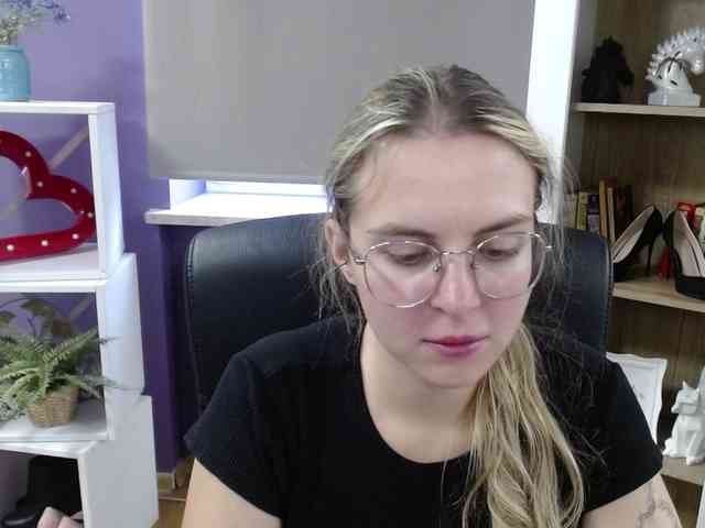Soft-Zoey webcam