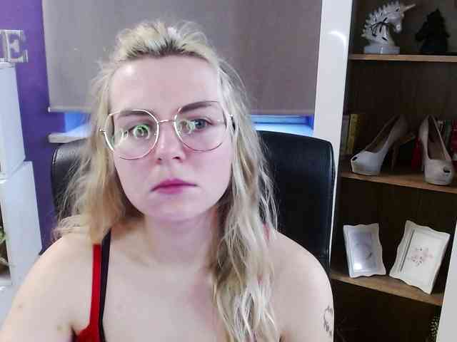 Soft-Zoey webcam