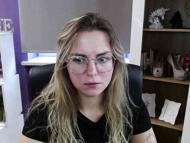 Soft-Zoey webcam