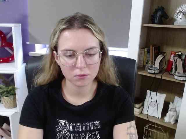 Soft-Zoey webcam