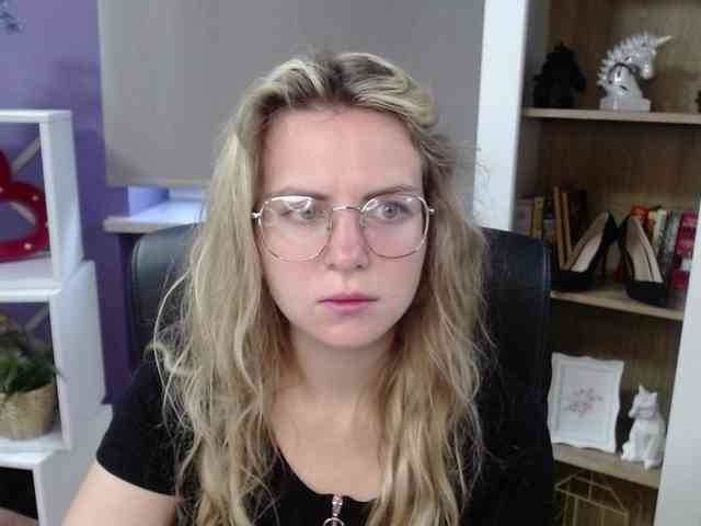 Soft-Zoey webcam
