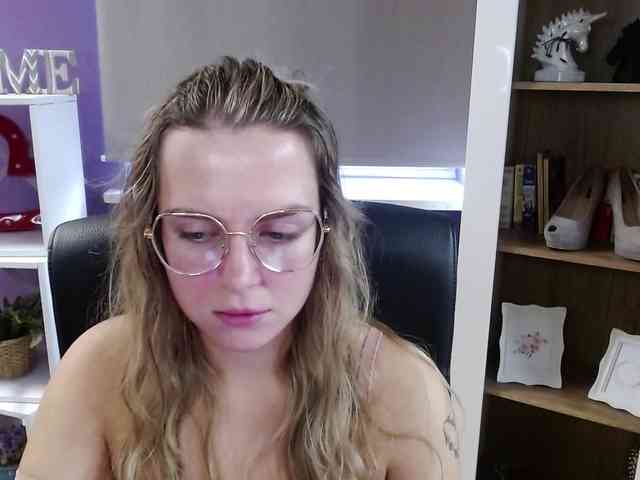 Soft-Zoey webcam