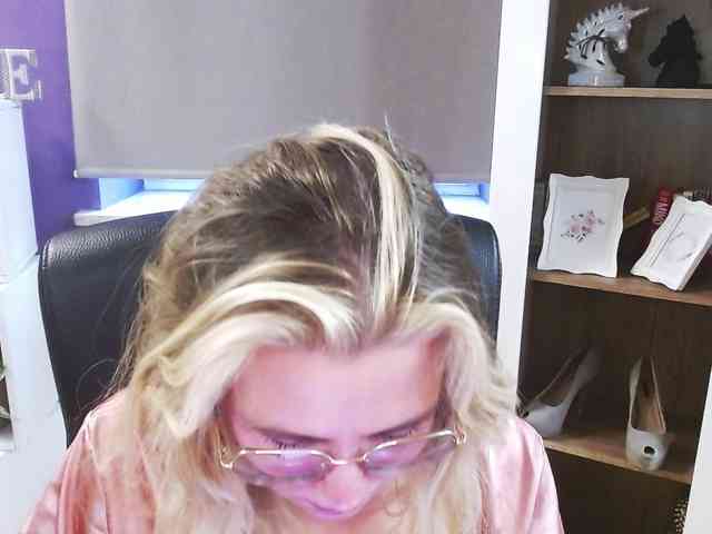 Soft-Zoey webcam