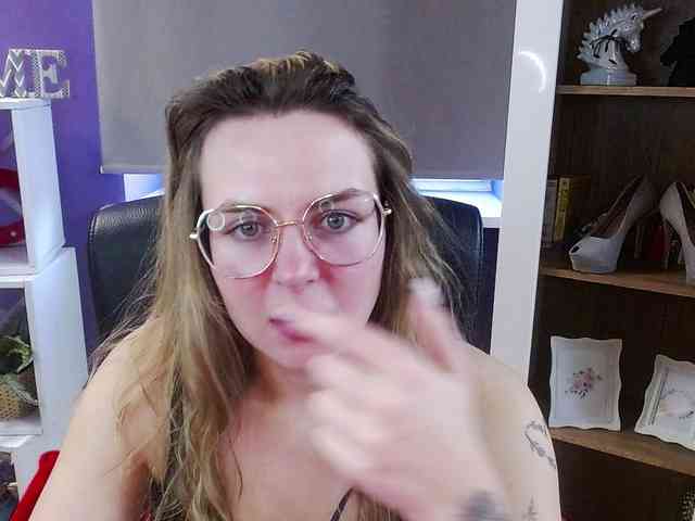 Soft-Zoey webcam