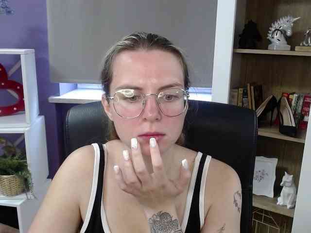 Soft-Zoey webcam