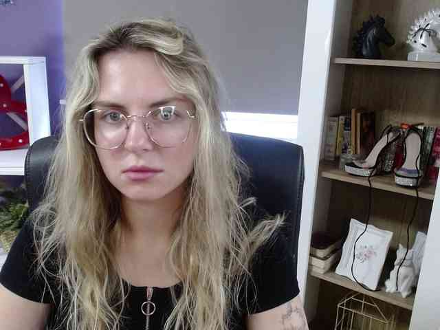 Soft-Zoey webcam