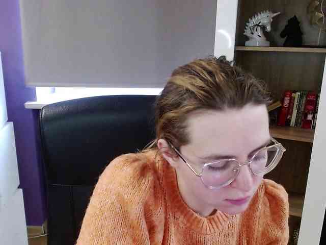 Soft-Zoey webcam