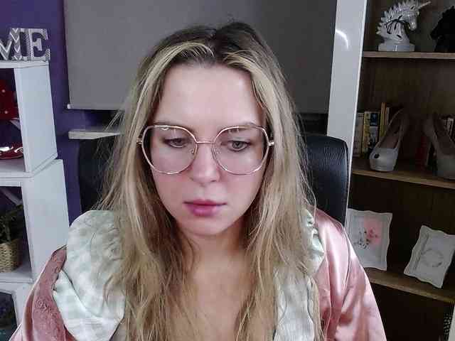 Soft-Zoey webcam