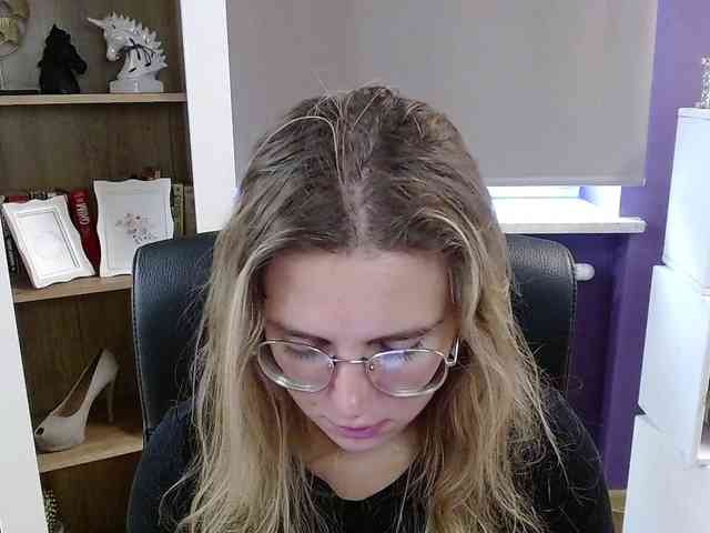 Soft-Zoey webcam