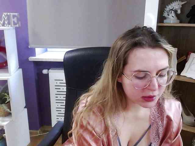 Soft-Zoey webcam