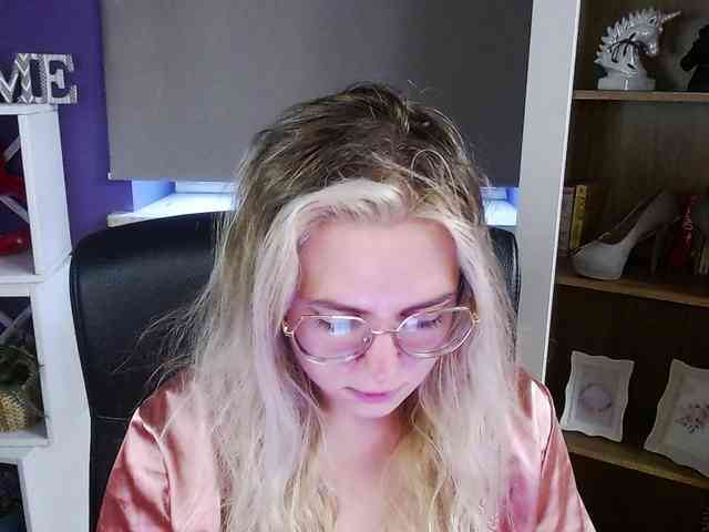 Soft-Zoey webcam
