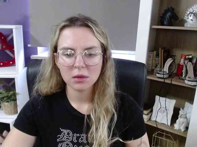 Soft-Zoey webcam