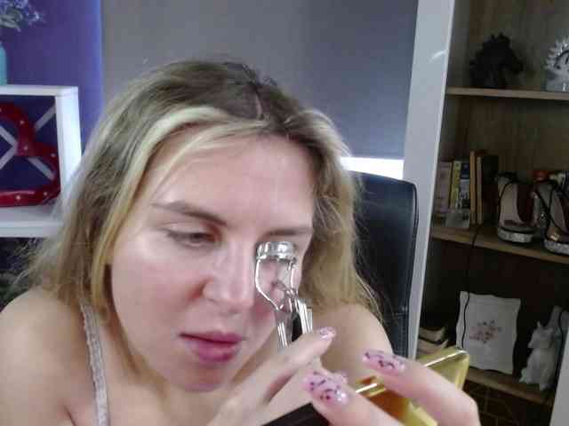 Soft-Zoey webcam