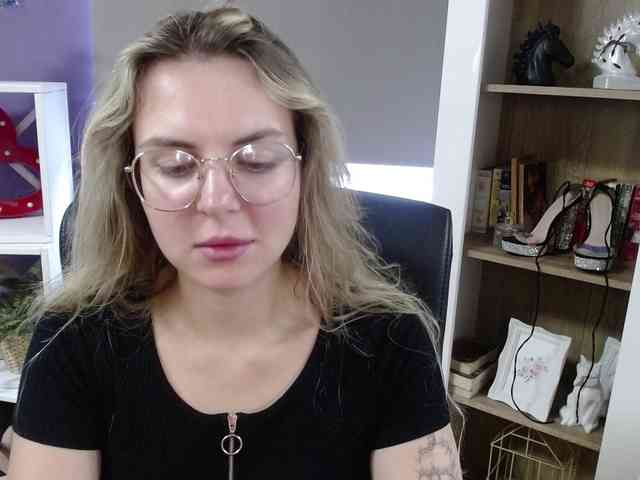 Soft-Zoey webcam