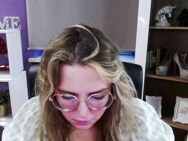 Soft-Zoey webcam