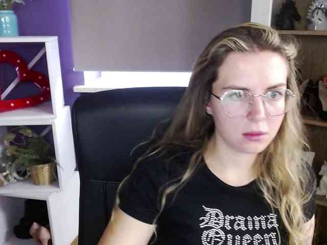 Soft-Zoey webcam