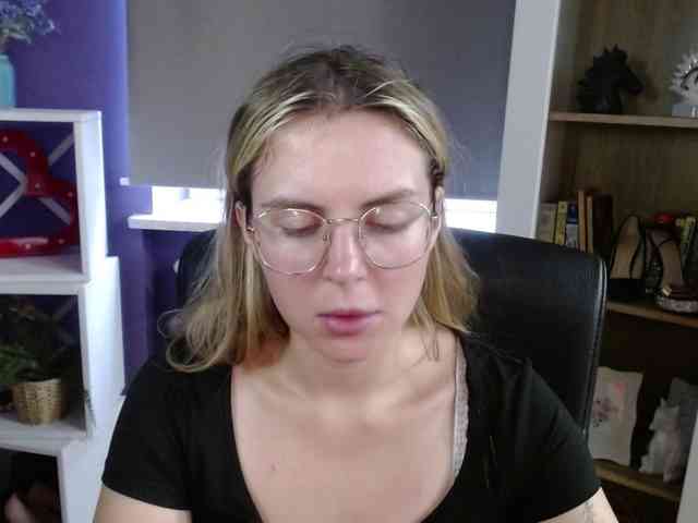 Soft-Zoey webcam