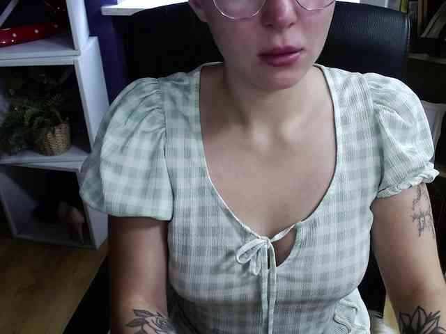 Soft-Zoey webcam