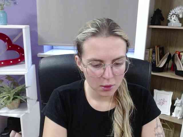 Soft-Zoey webcam