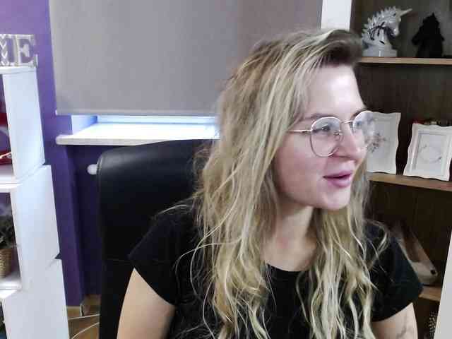 Soft-Zoey webcam