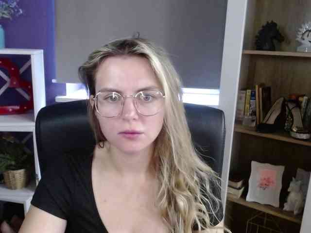 Soft-Zoey webcam