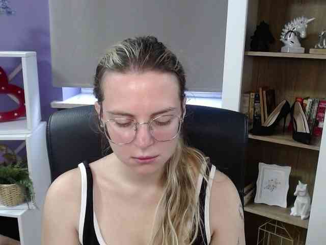 Soft-Zoey webcam