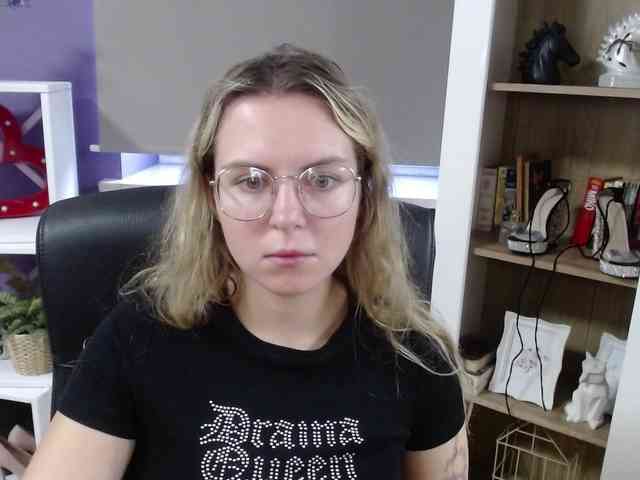 Soft-Zoey webcam