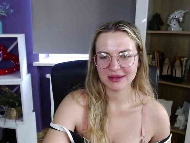 Soft-Zoey webcam