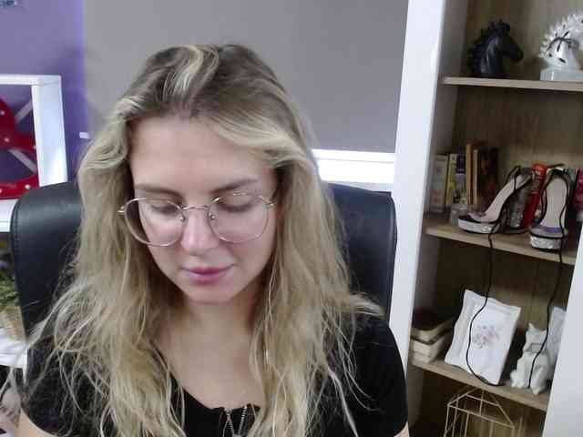 Soft-Zoey webcam