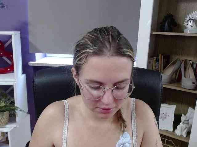 Soft-Zoey webcam