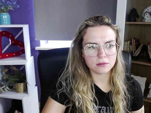Soft-Zoey webcam