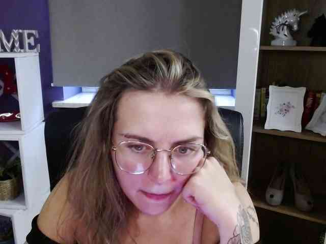 Soft-Zoey webcam