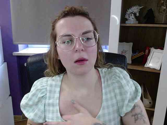 Soft-Zoey webcam
