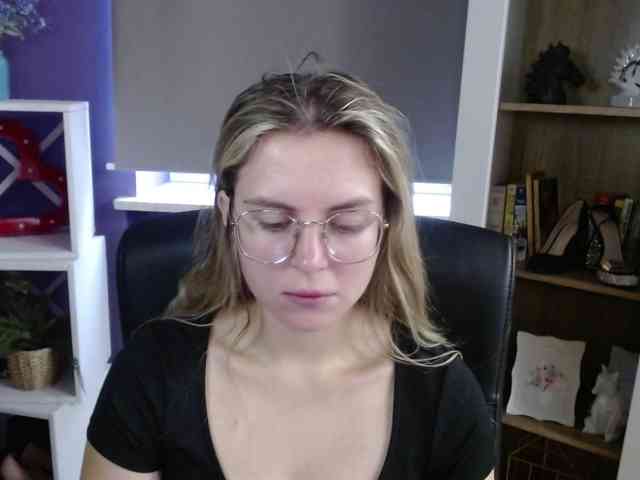 Soft-Zoey webcam