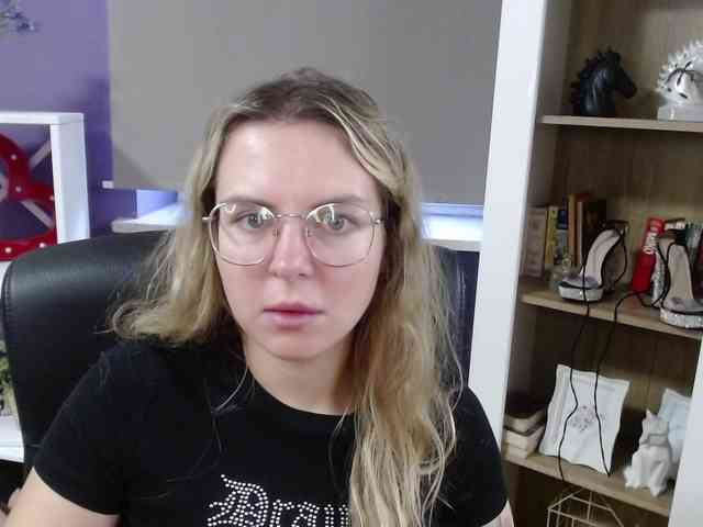 Soft-Zoey webcam