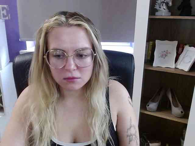 Soft-Zoey webcam