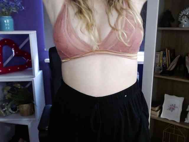 Soft-Zoey webcam
