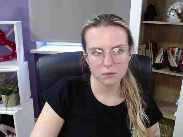 Soft-Zoey webcam