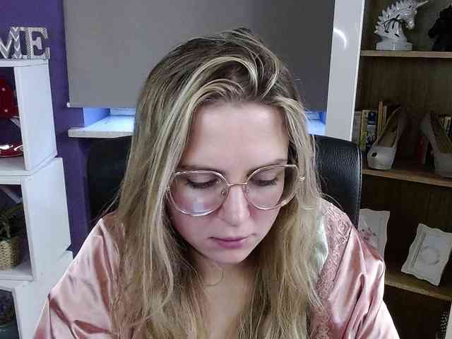 Soft-Zoey webcam