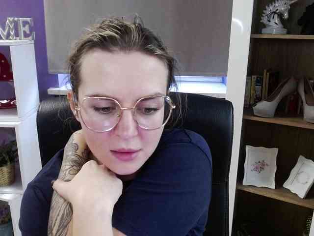 Soft-Zoey webcam