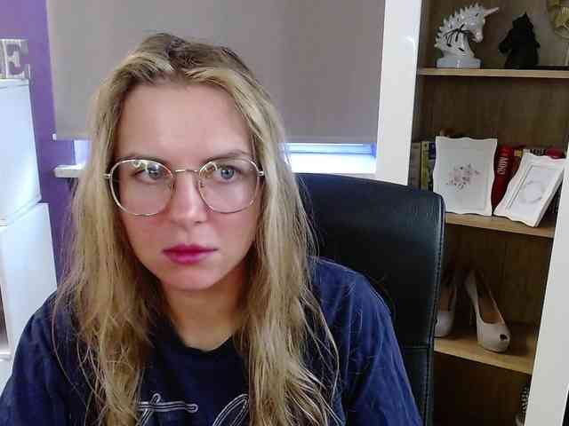 Soft-Zoey webcam
