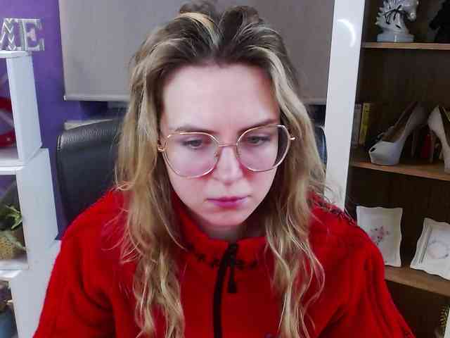 Soft-Zoey webcam