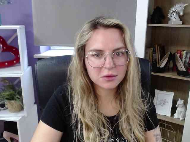 Soft-Zoey webcam