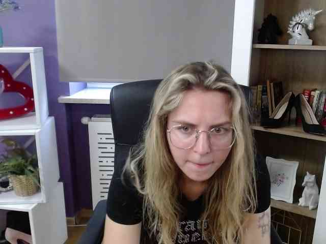 Soft-Zoey webcam