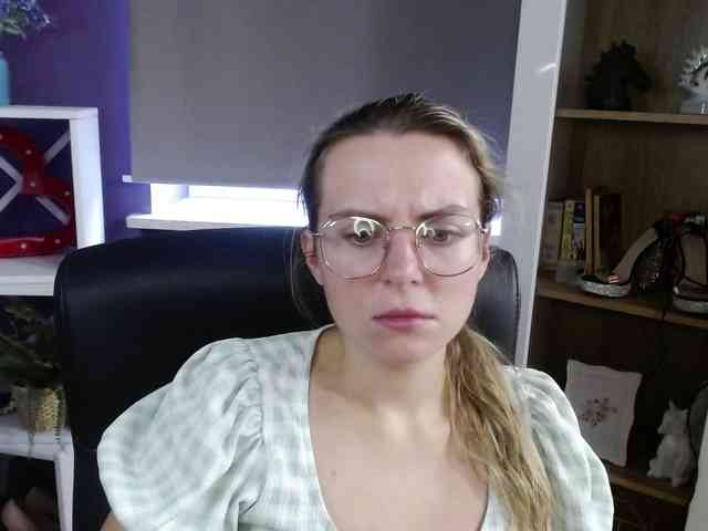 Soft-Zoey webcam