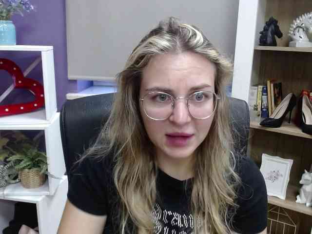 Soft-Zoey webcam